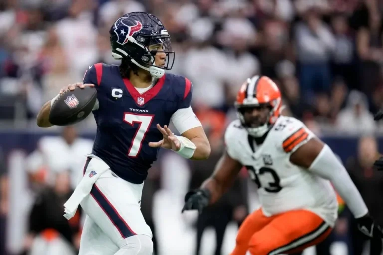 NFL Wild Card Saturday: Browns vs. Texans scores, highlights